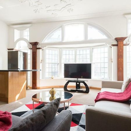 The College Green Loft - Historic Light-Flooded 3Bdr Home ブリストル エクステリア 写真