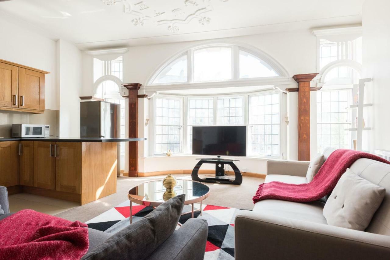 The College Green Loft - Historic Light-Flooded 3Bdr Home ブリストル エクステリア 写真