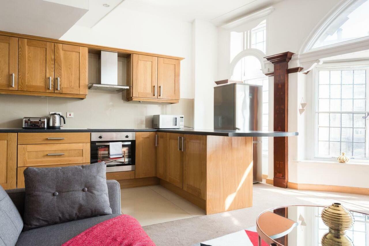 The College Green Loft - Historic Light-Flooded 3Bdr Home ブリストル エクステリア 写真