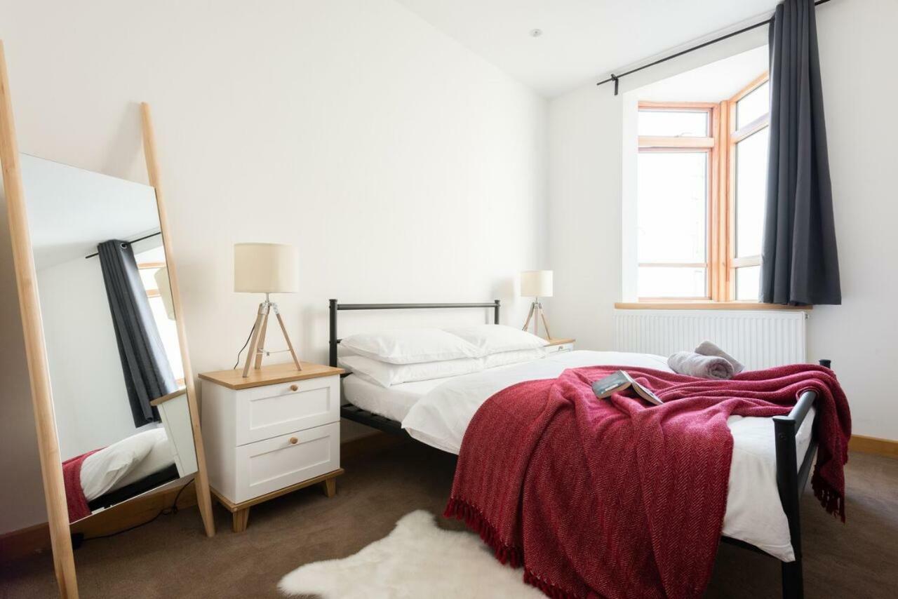 The College Green Loft - Historic Light-Flooded 3Bdr Home ブリストル エクステリア 写真